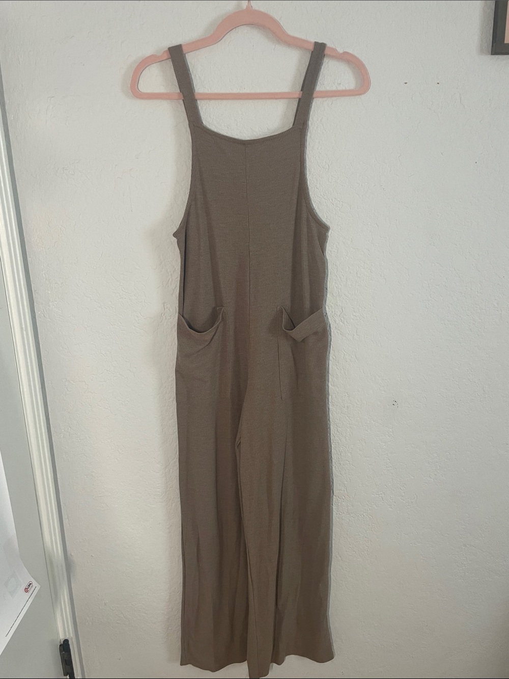 sleeveless wide-leg tan/brown khols jumpsuit. size XS.